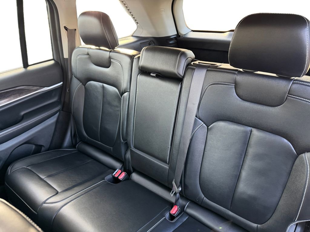 Used 2022 Jeep Grand Cherokee Limited 4xe image 13