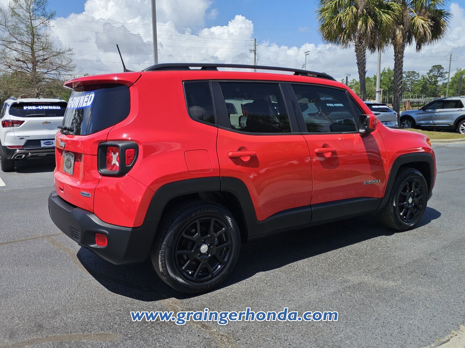 Used 2021 Jeep Renegade Latitude FWD image 5