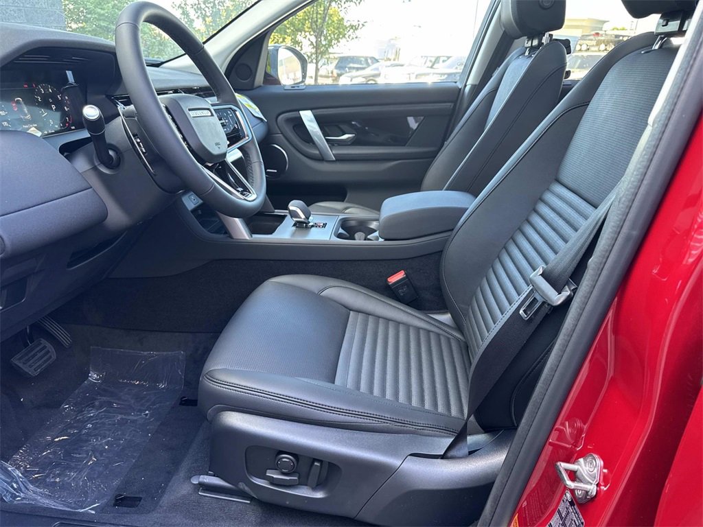 New 2025 Land Rover Discovery Sport S image 19
