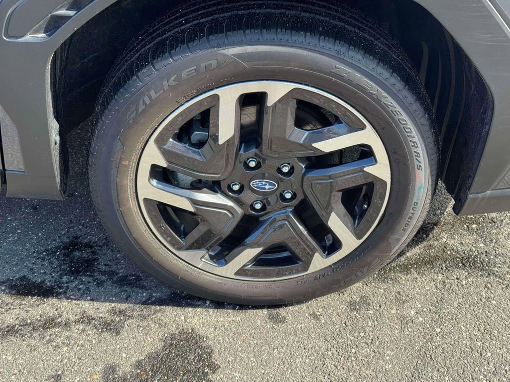 Certified 2025 Subaru Forester Limited image 10