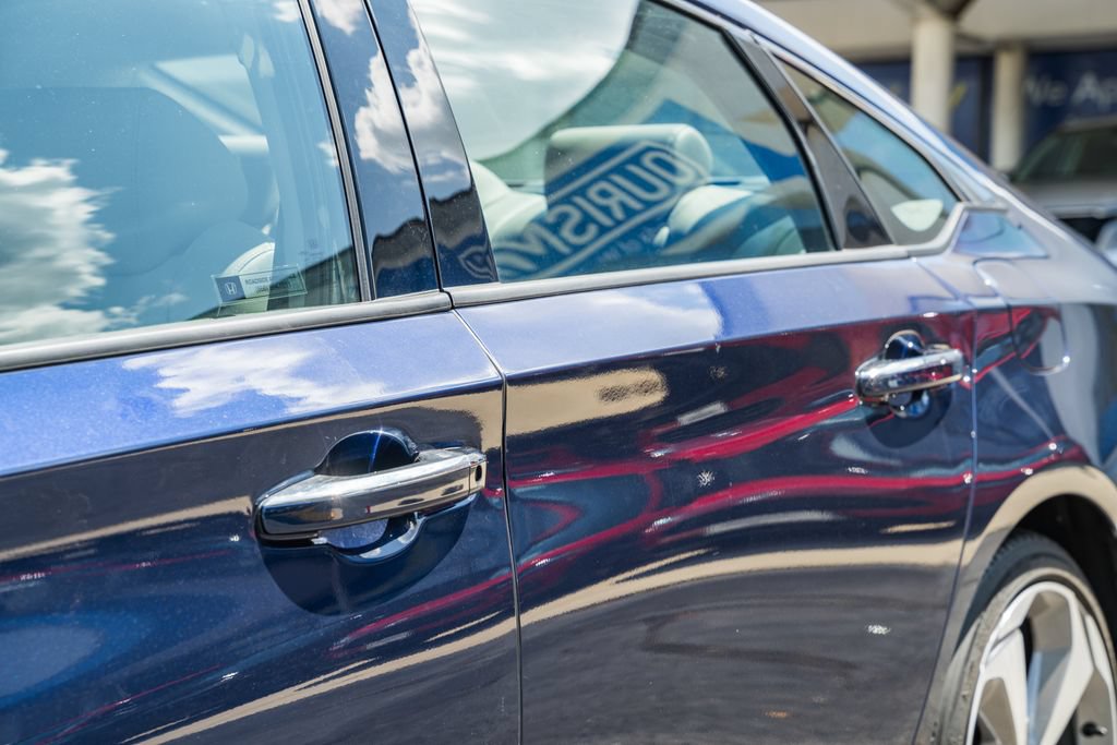 Used 2018 Honda Accord Touring image 16