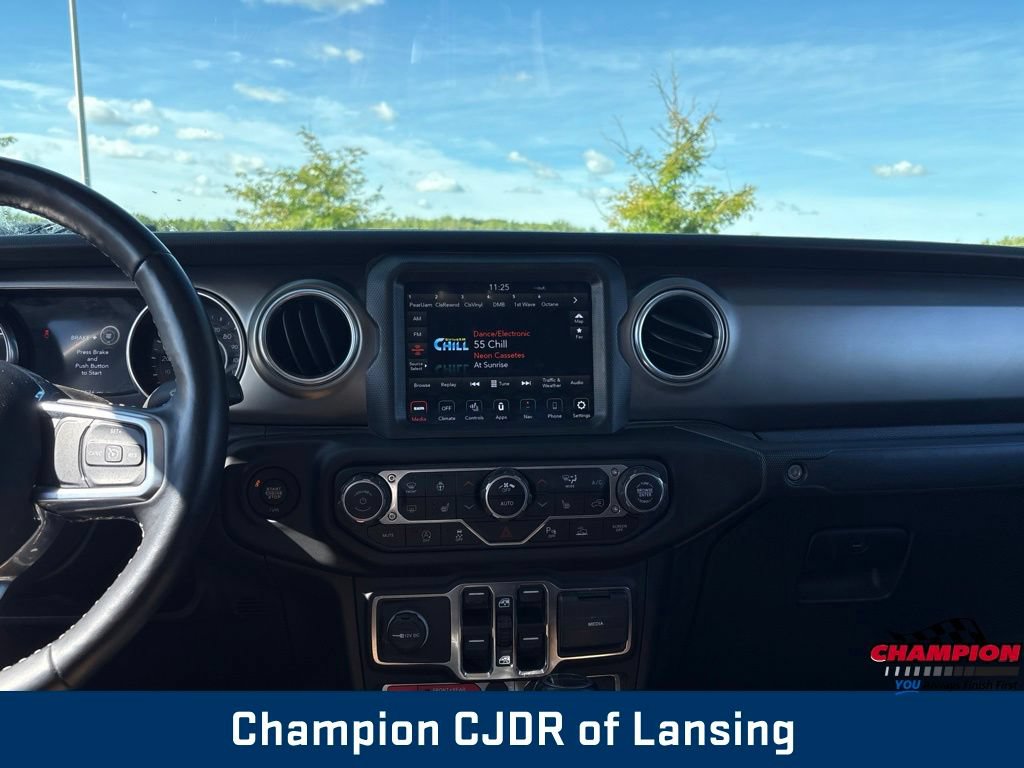 Used 2021 Jeep Gladiator Rubicon AWD/4WD image 3