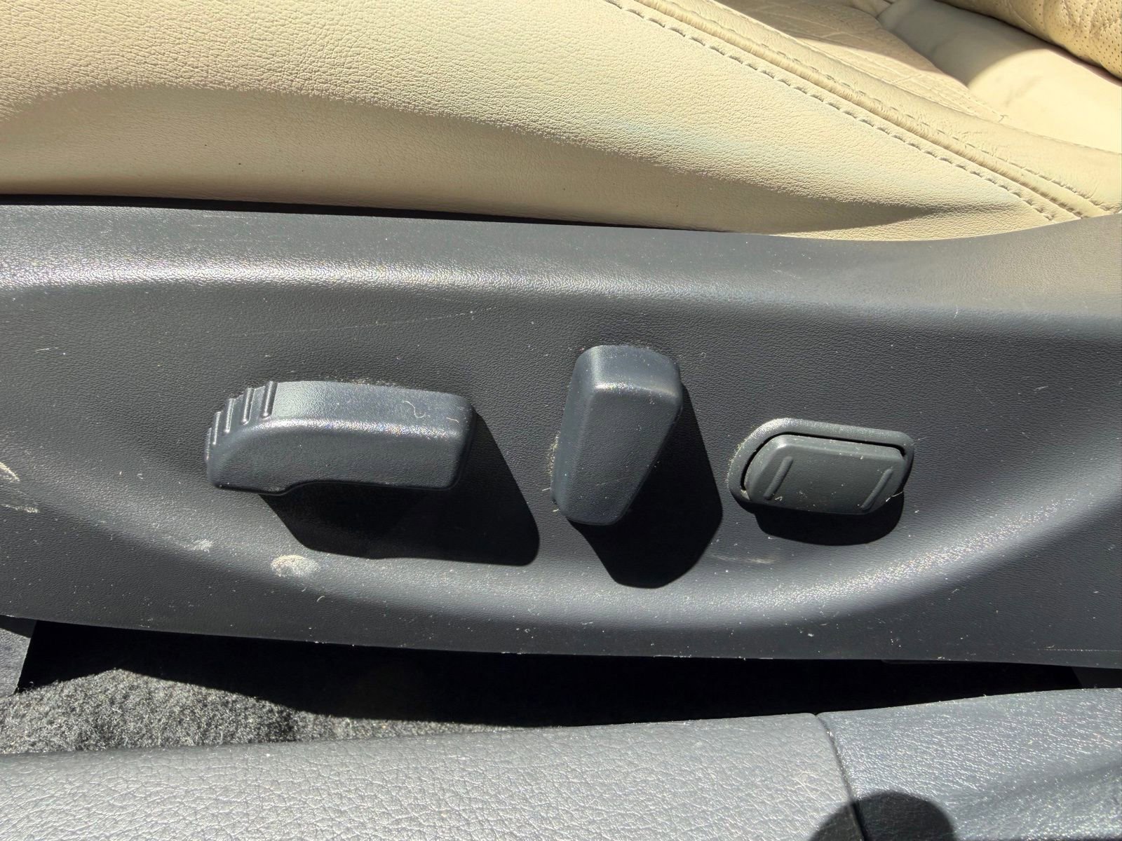Used 2018 Nissan Maxima Platinum FWD image 17