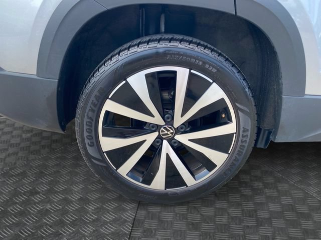 Used 2024 Volkswagen Taos SE FWD image 34