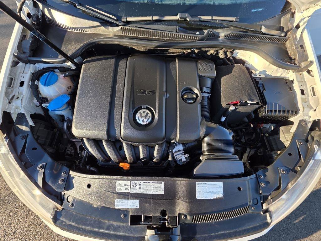 Used 2012 Volkswagen Golf 2dr HB Auto PZEV image 15