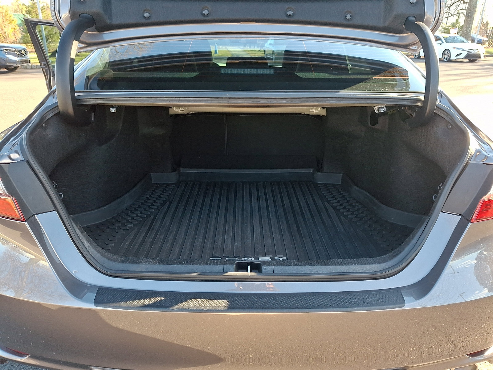 Used 2023 Toyota Camry SE image 27