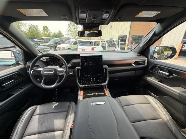 Used 2025 GMC Yukon Denali w/ Sun & Power Step Package AWD/4WD image 18