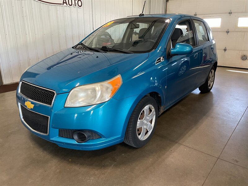 Used 2009 Chevrolet Aveo5 LT FWD image 2