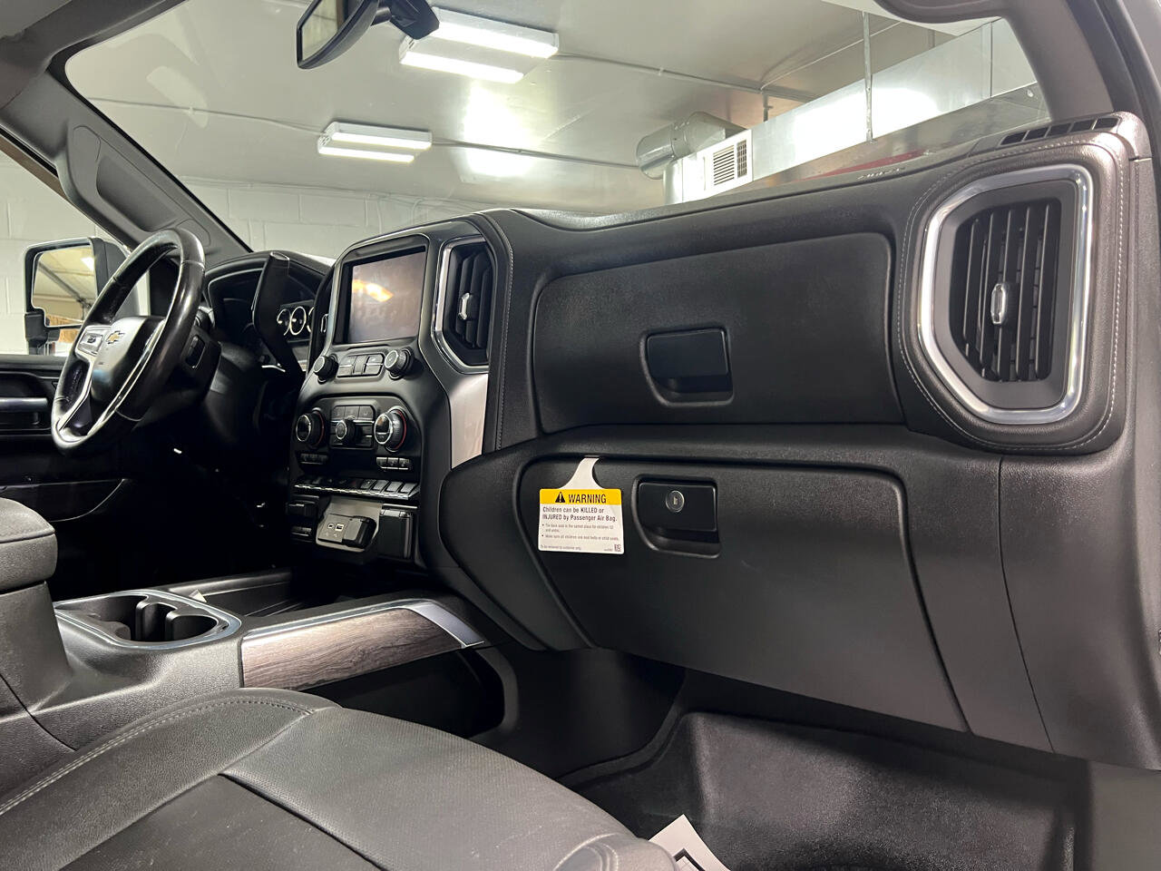 Used 2022 Chevrolet Silverado 3500 LTZ image 12