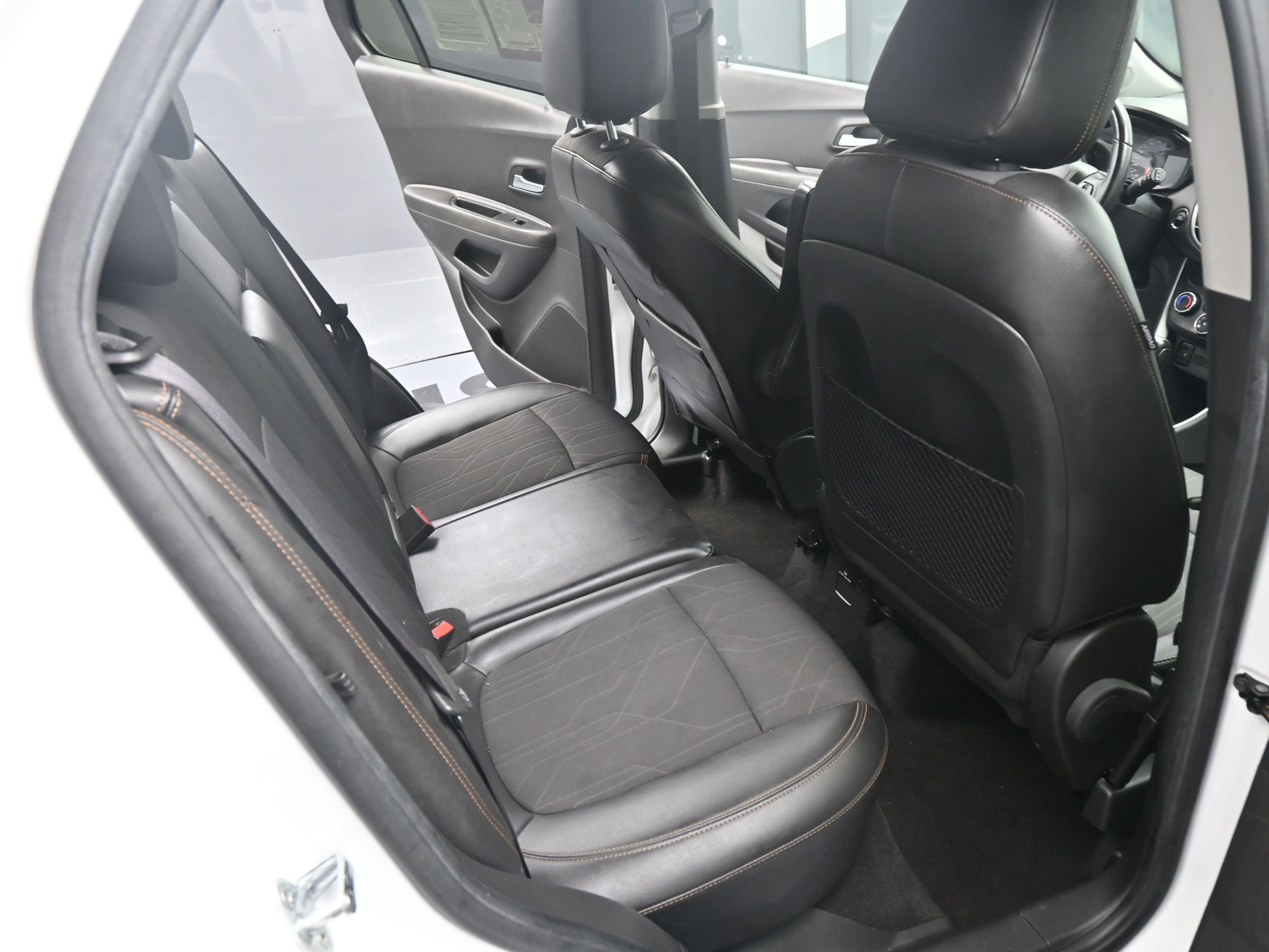 Used 2019 Chevrolet Trax LT w/ LT Convenience Package image 18