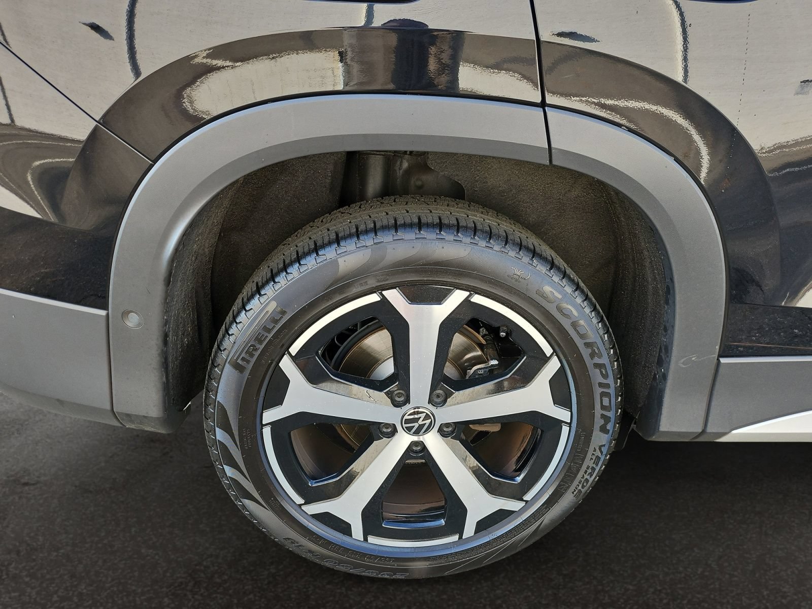 Used 2026 Volkswagen Tiguan SE AWD/4WD image 41