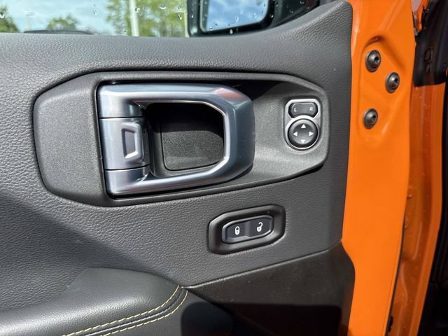 New 2026 Jeep Wrangler Unlimited Sahara w/ Whitecap Package AWD/4WD image 18