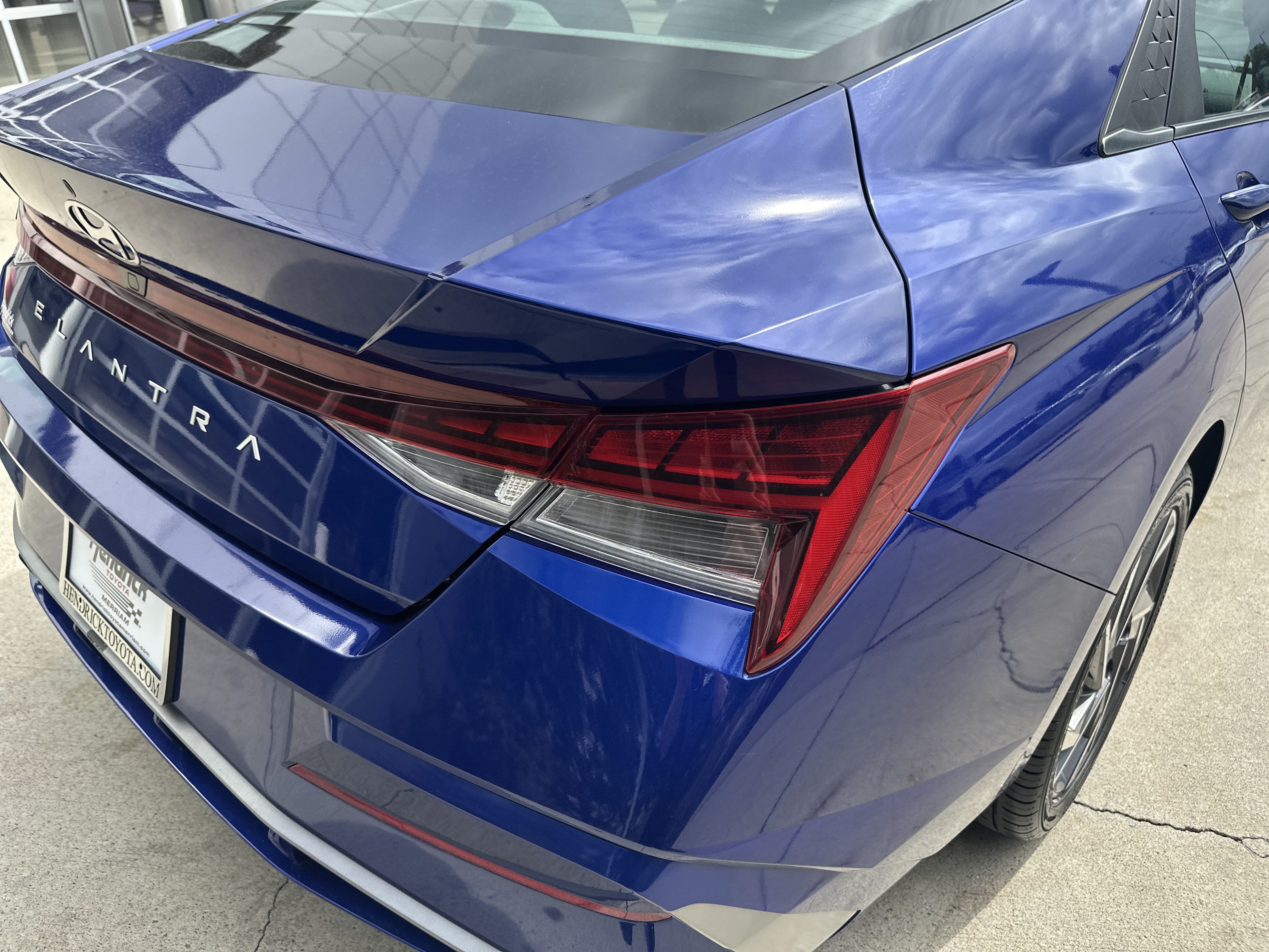 Used 2025 Hyundai Elantra SEL FWD image 12