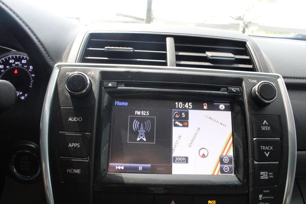 Used 2015 Toyota Camry XLE w/ Moonroof Package FWD image 34