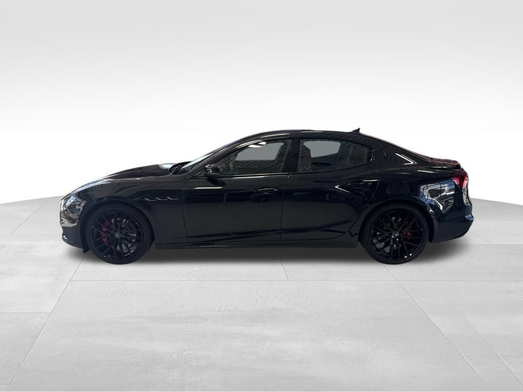 Used 2023 Maserati Ghibli Modena RWD image 2