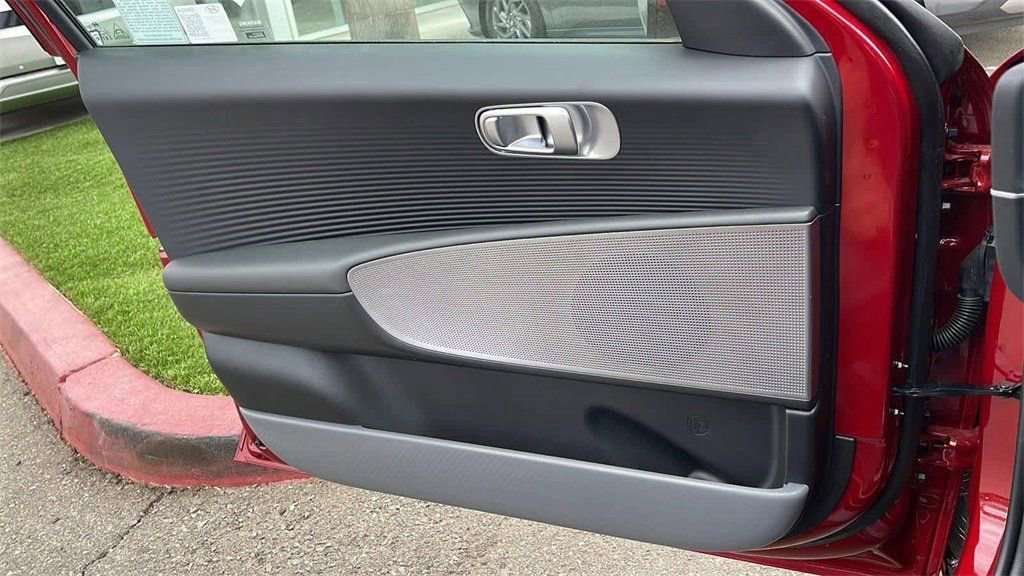 New 2025 Hyundai Ioniq 6 SEL image 23