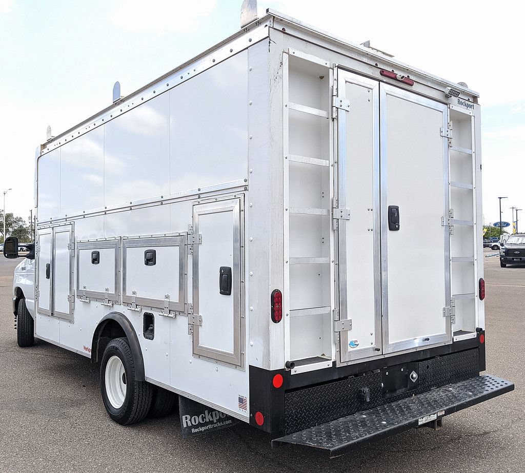 Used 2025 Ford E-450 and Econoline 450 Super Duty w/ Power Equipment Group RWD image 5