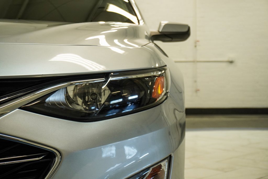 Used 2020 Chevrolet Malibu LT image 40