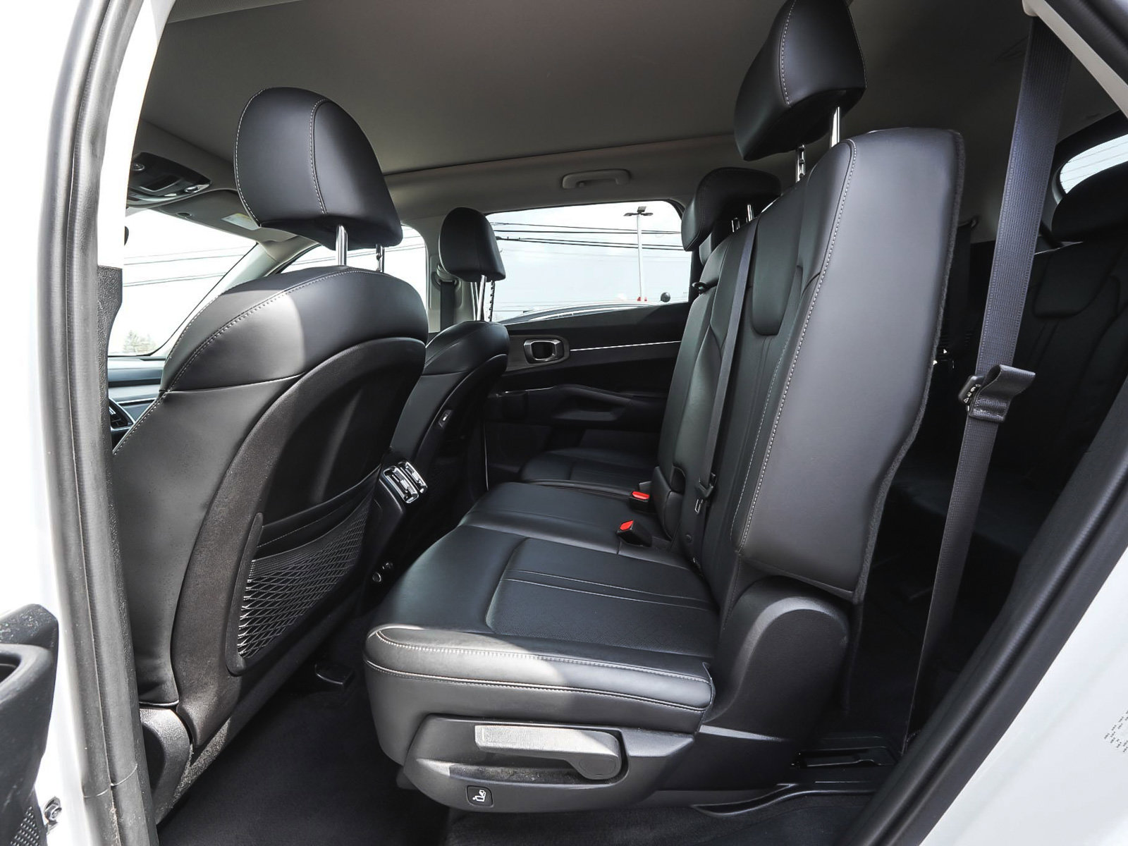 Used 2023 Kia Sorento S w/ Panoramic Sunroof Package image 33