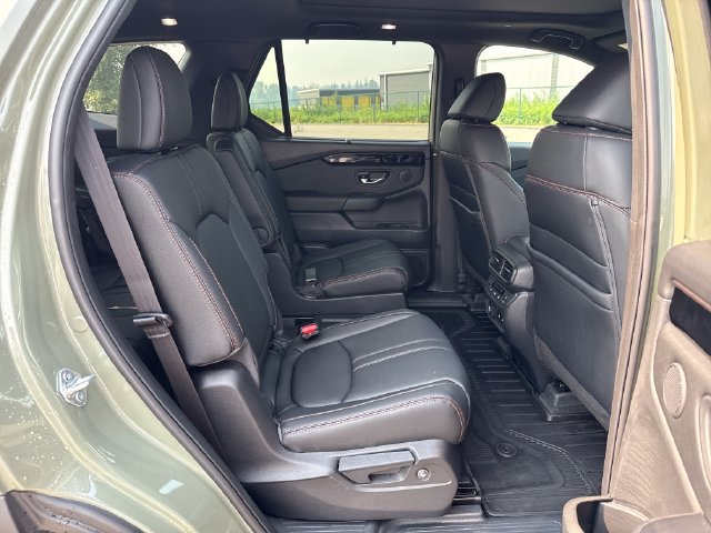 Used 2026 Honda Pilot TrailSport image 12