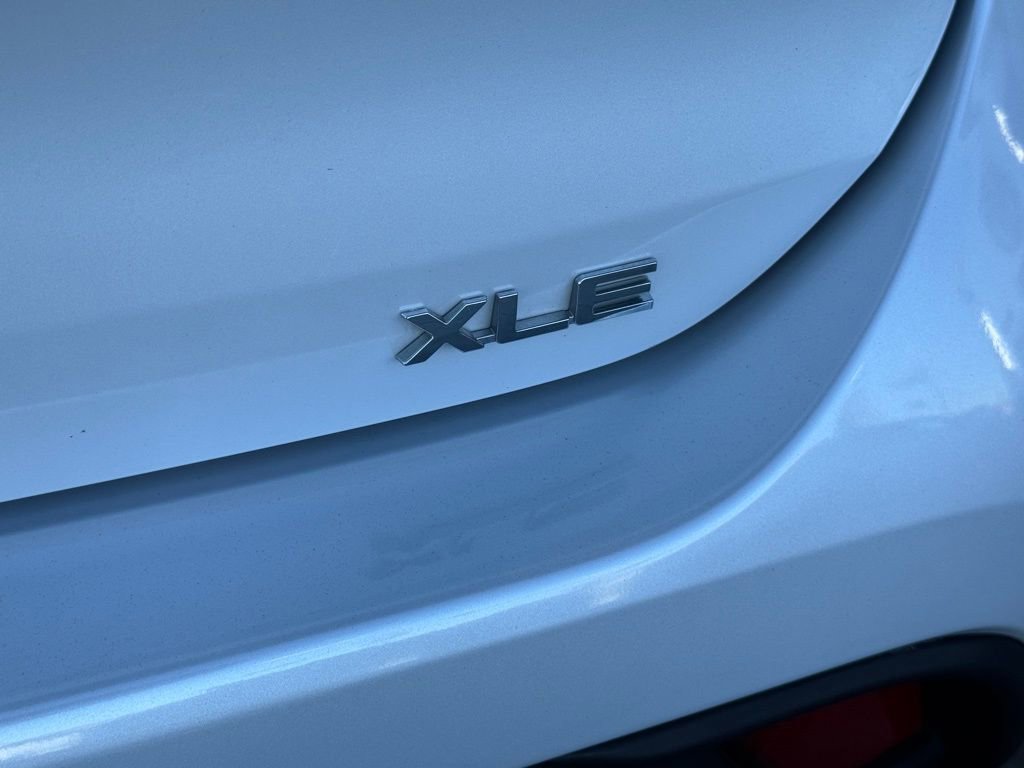 Certified 2023 Toyota Highlander XLE image 14