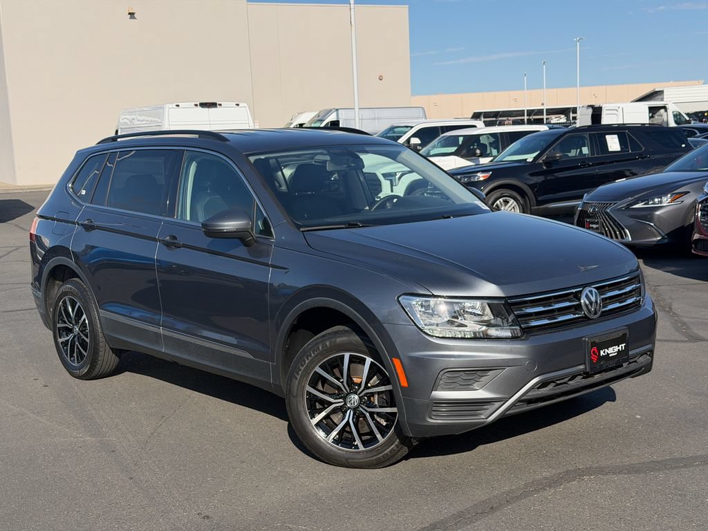 Used 2021 Volkswagen Tiguan SE FWD image 3
