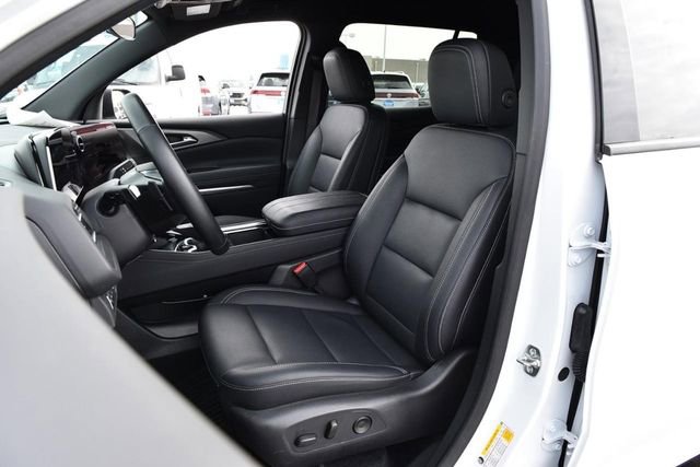 Used 2025 Chevrolet Traverse LT image 21