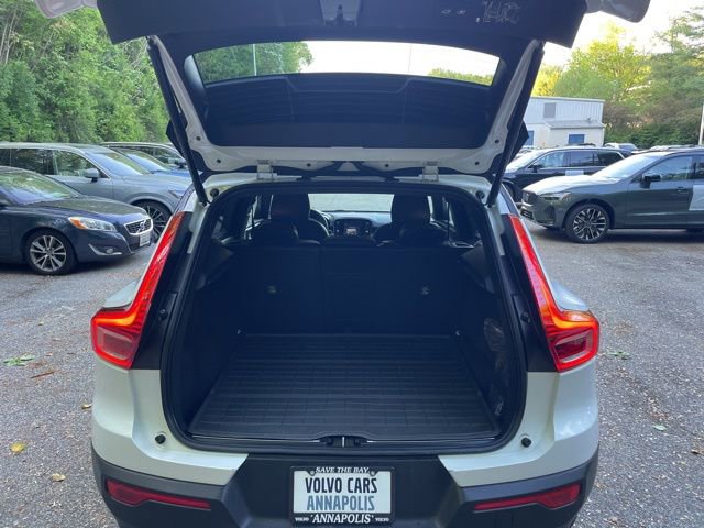 Used 2020 Volvo XC40 T5 R-Design w/ Protection Package AWD/4WD image 15