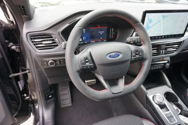 Certified 2023 Ford Escape ST-Line w/ Tech Pack #1 FWD image 11