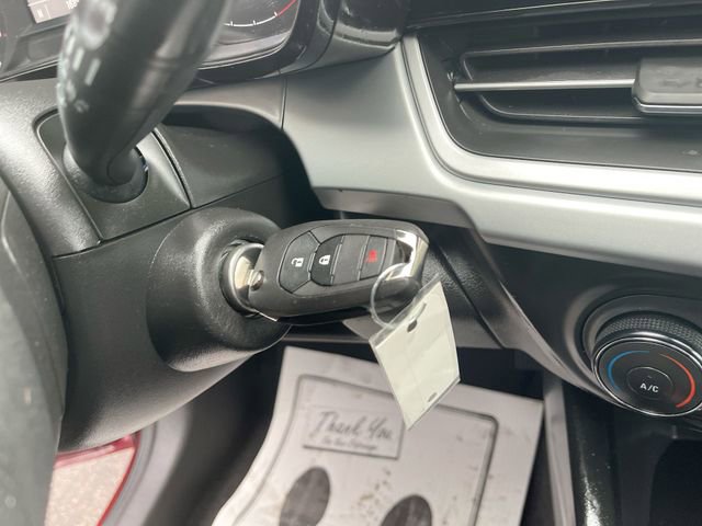 Certified 2025 Chevrolet Trax LS image 32