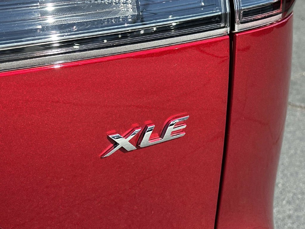 Used 2026 Toyota Corolla Cross XLE w/ Convenience Package FWD image 10