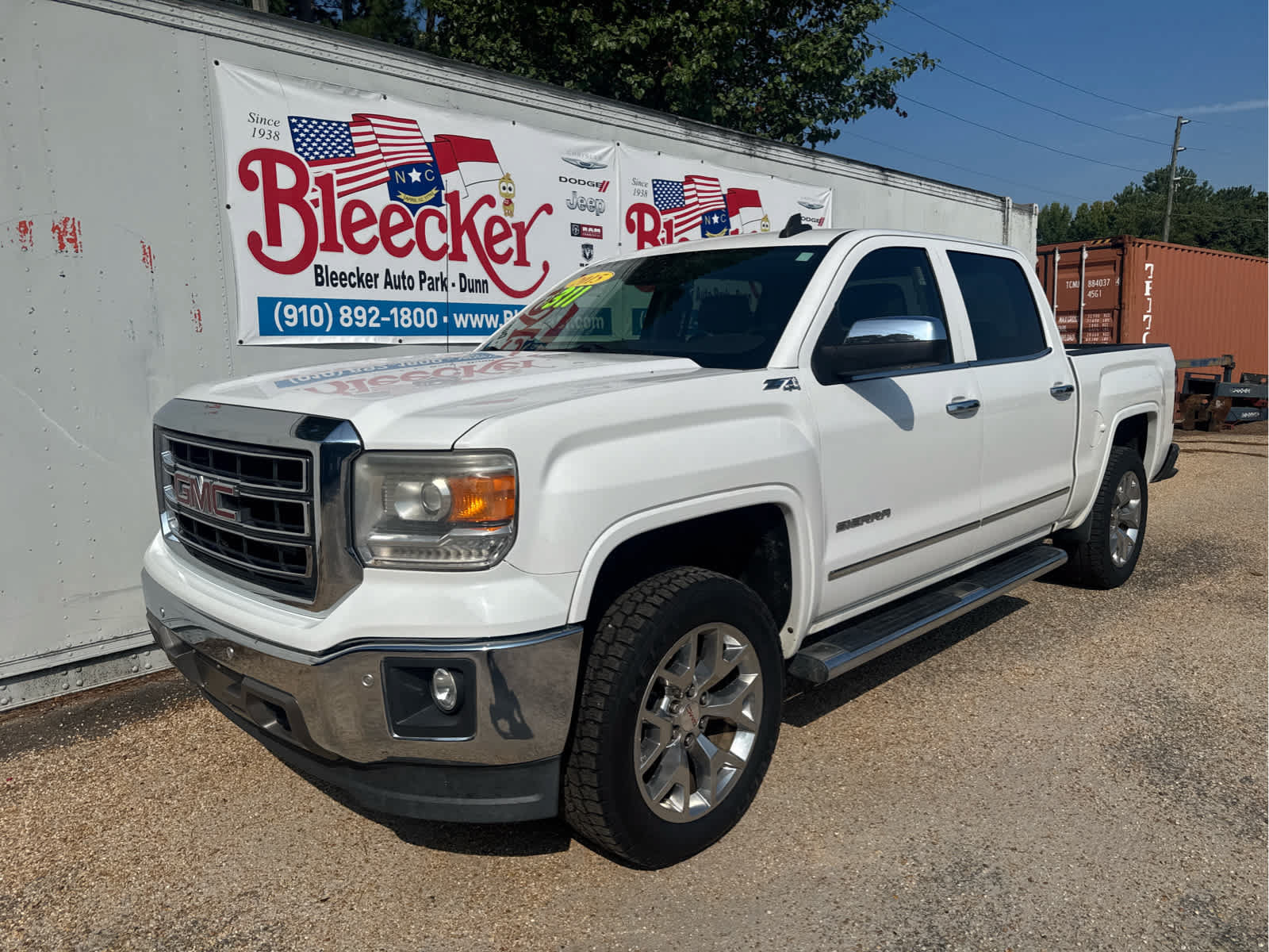 Used 2015 GMC Sierra 1500 SLT w/ SLT Crew Cab Value Package AWD/4WD image 6