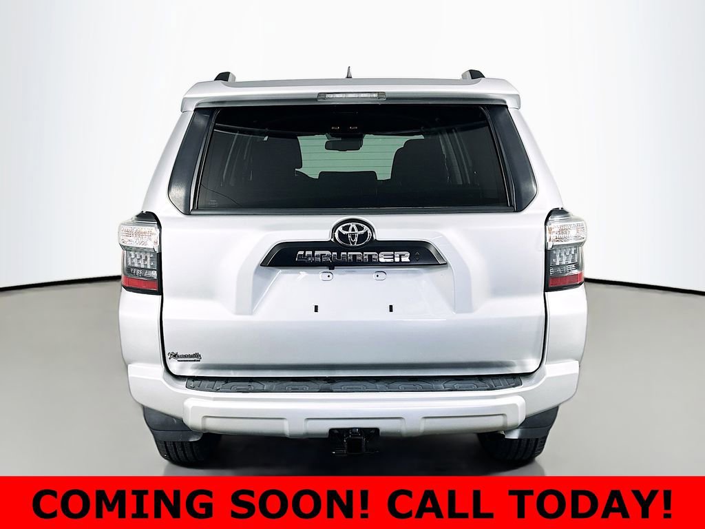 Used 2022 Toyota 4Runner TRD Off-Road image 6