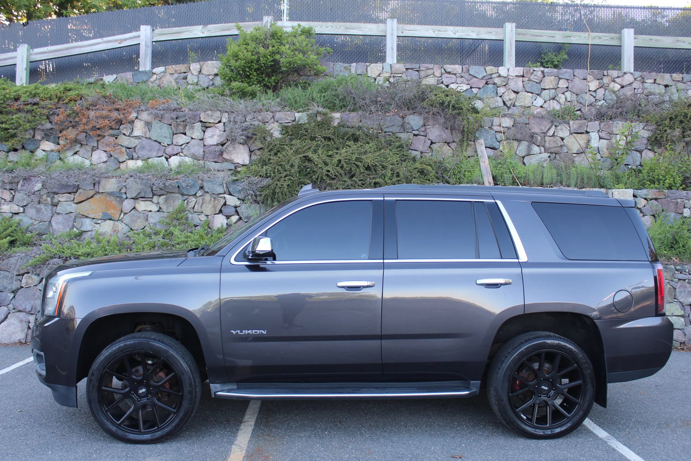 Used 2016 GMC Yukon SLT w/ Open Road Package AWD/4WD image 6