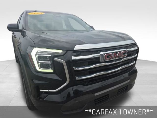 Used 2025 GMC Terrain Elevation w/ Technology Package II AWD/4WD image 2
