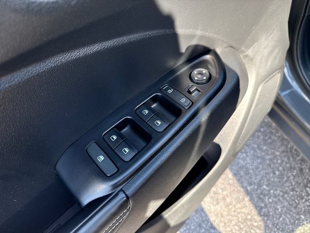Used 2025 Hyundai Venue Limited FWD image 11
