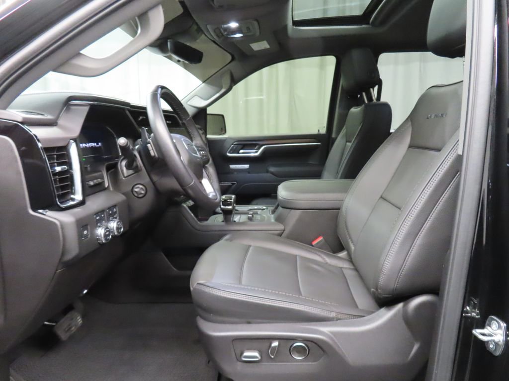 Used 2025 GMC Sierra 1500 Denali AWD/4WD image 12