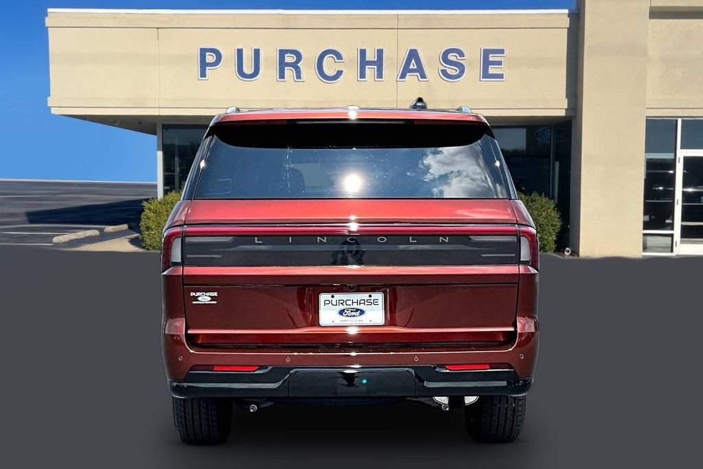 New 2027 Lincoln Navigator L Premier RWD image 4