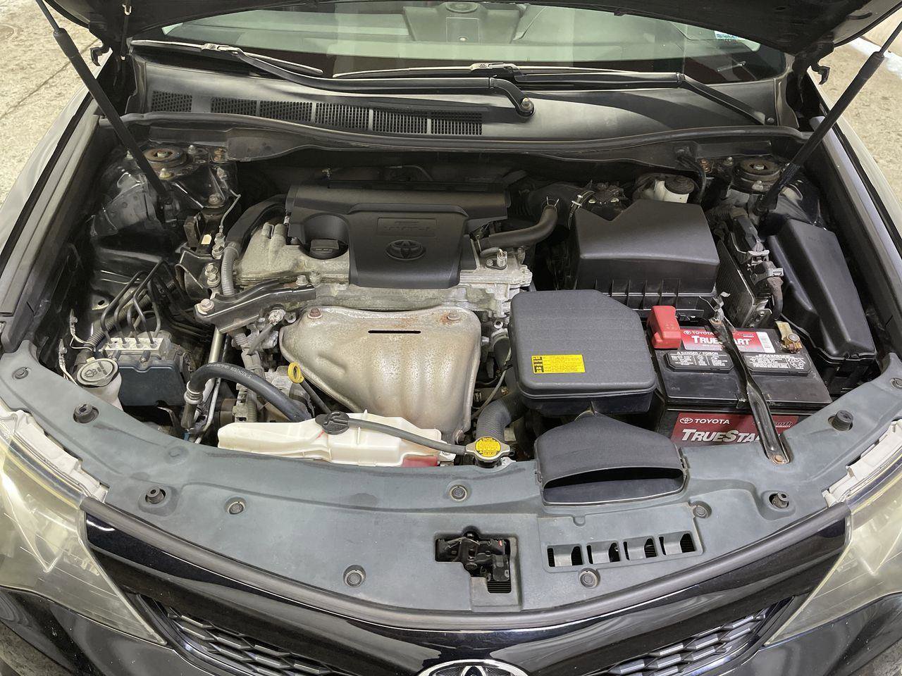 Used 2014 Toyota Camry SE FWD image 23