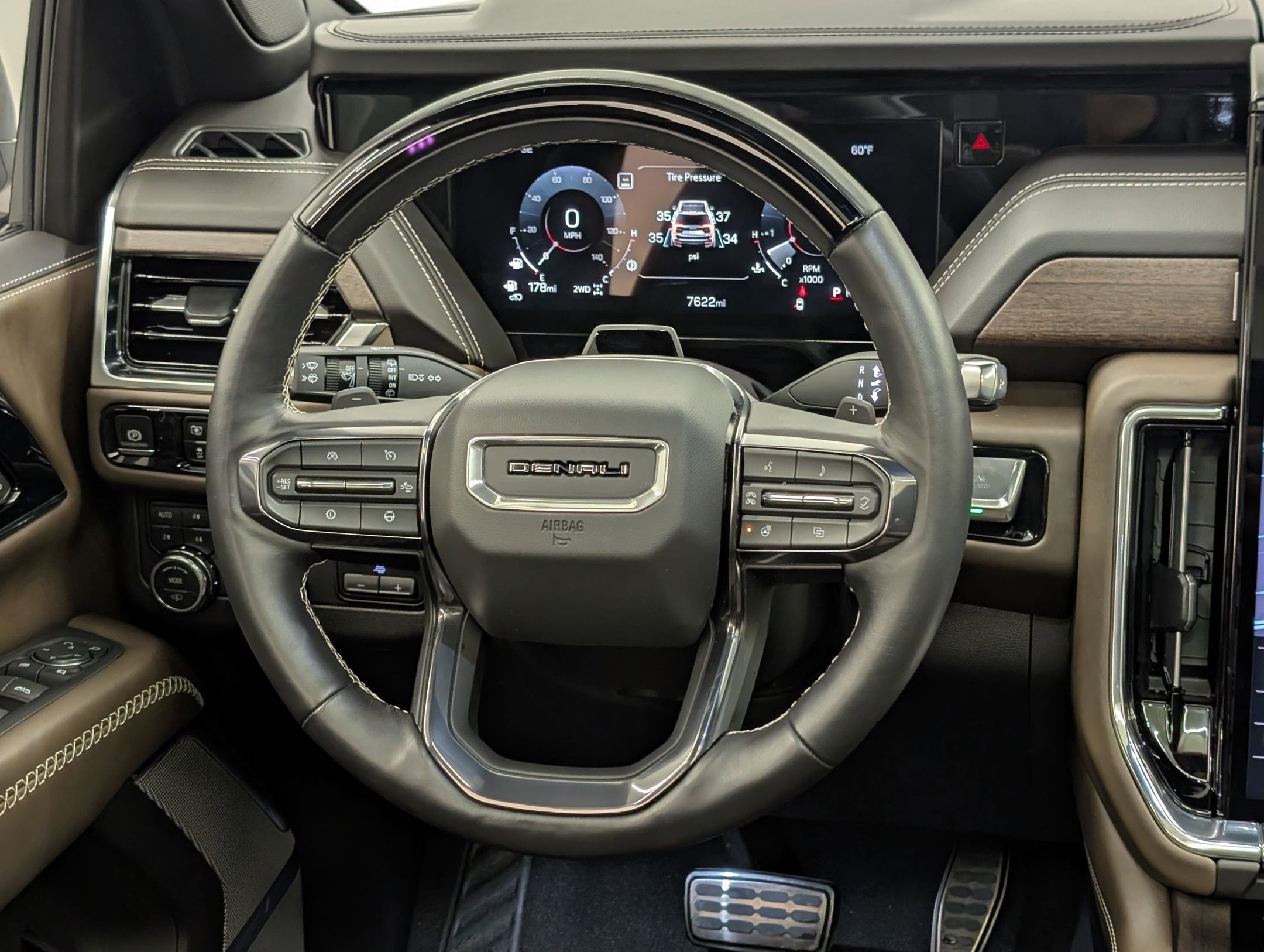 Used 2025 GMC Yukon XL Denali Ultimate image 17