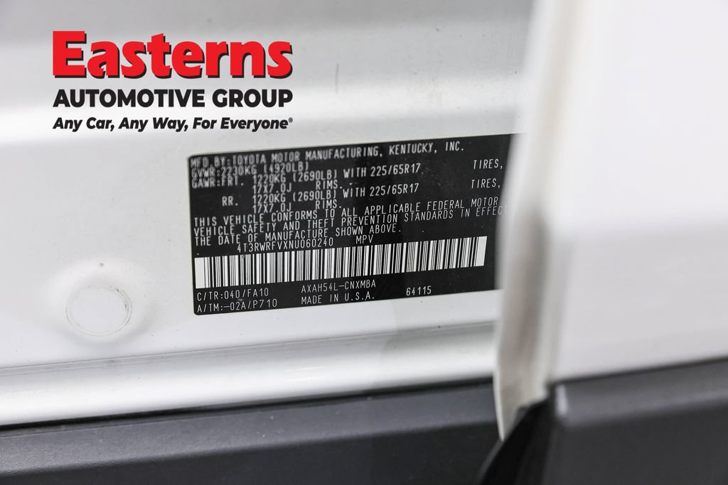 Used 2022 Toyota RAV4 XLE AWD/4WD image 35