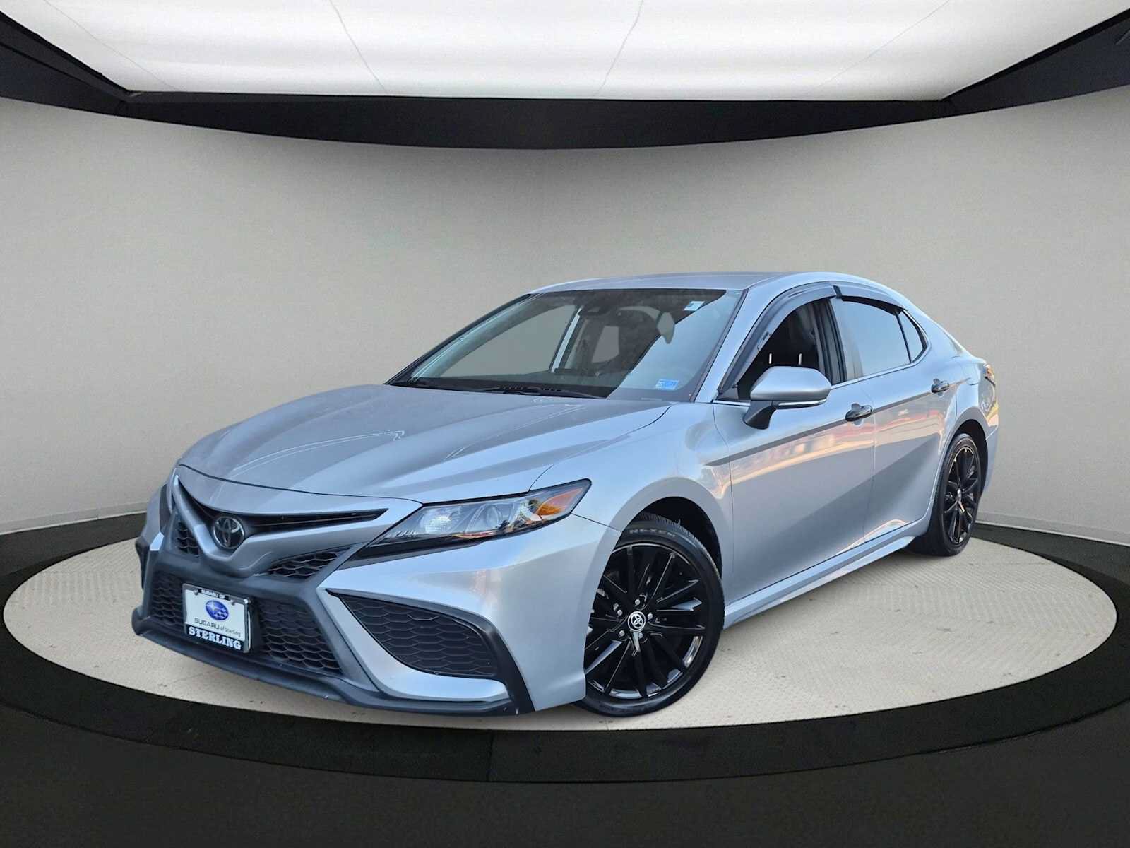 Used 2023 Toyota Camry SE FWD image 1