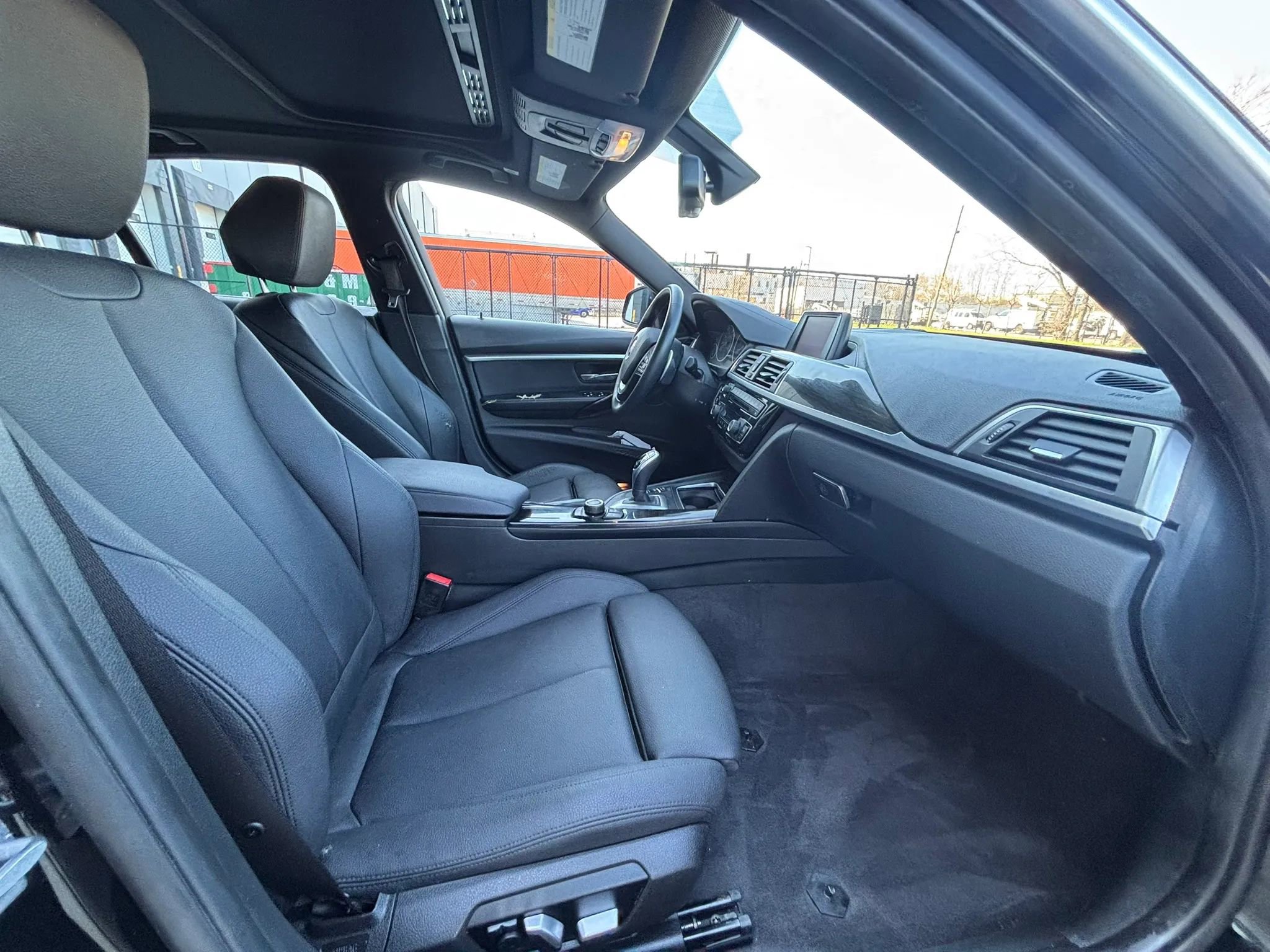 Used 2018 BMW 330i xDrive Sedan w/ Convenience Package image 29