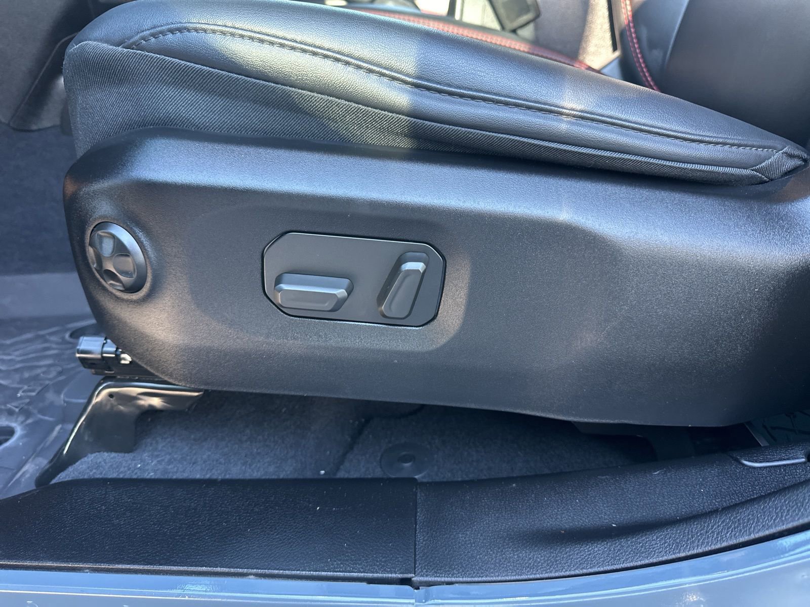 Used 2025 Jeep Wrangler Rubicon image 33