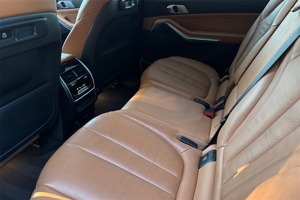 Used 2022 BMW X7 xDrive40i w/ Executive Package image 13