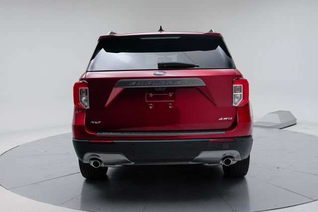 Used 2024 Ford Explorer XLT w/ Equipment Group 202A AWD/4WD image 13