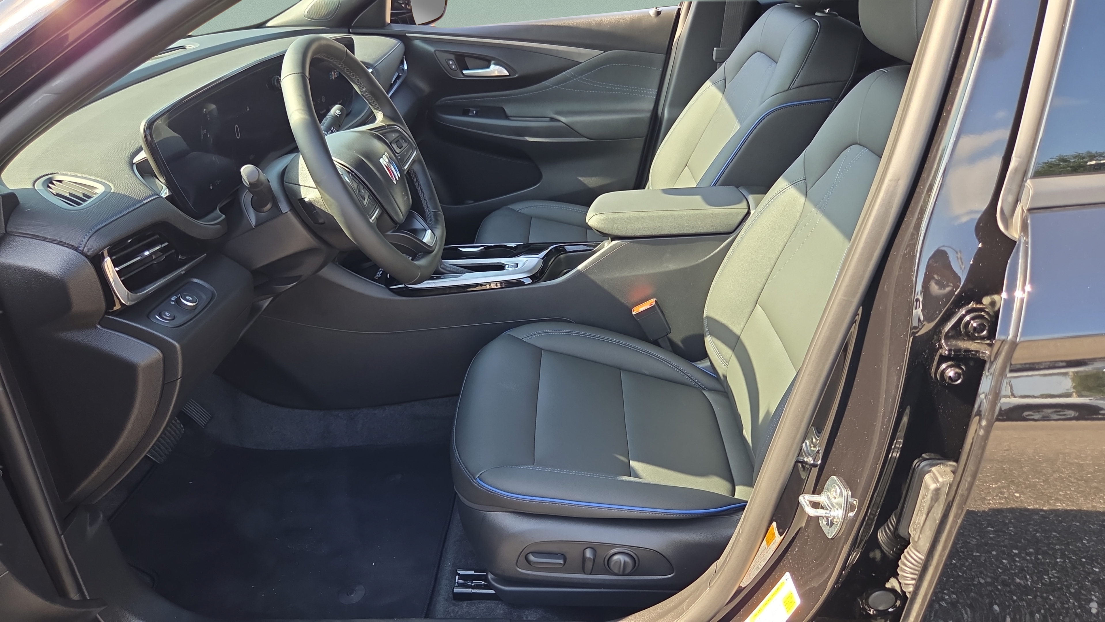 Certified 2026 Buick Envista Sport Touring w/ Convenience I Package FWD image 9
