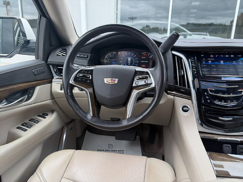 Used 2020 Cadillac Escalade Premium Luxury AWD/4WD image 17