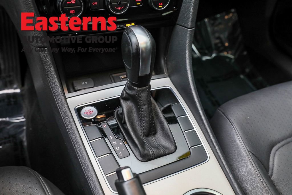 Used 2022 Volkswagen Passat 2.0T SE image 13