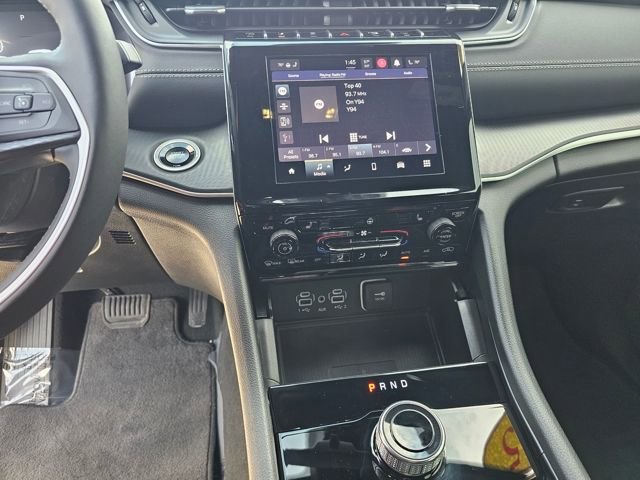 Used 2025 Jeep Grand Cherokee Laredo X w/ Luxury Tech Group I image 18